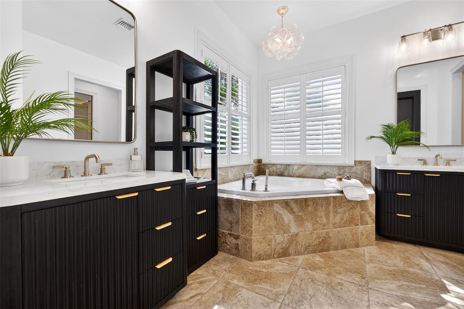 A4676231 Property Photo