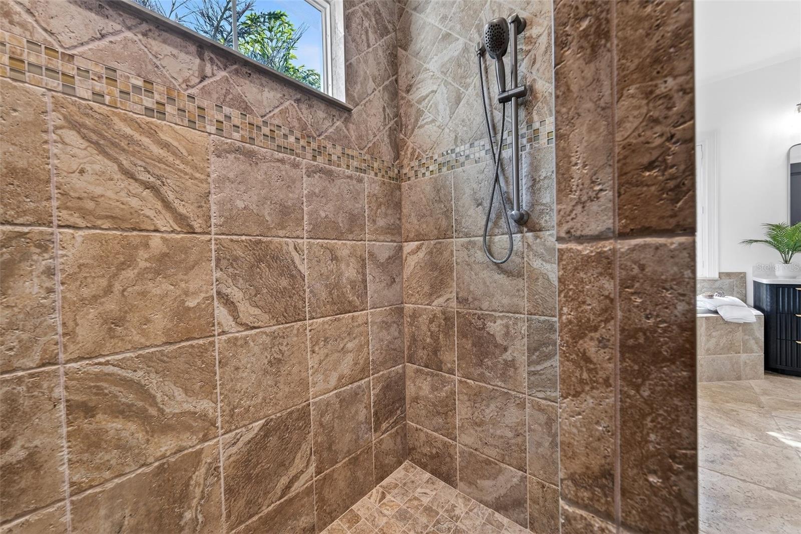 A4676231 Property Photo