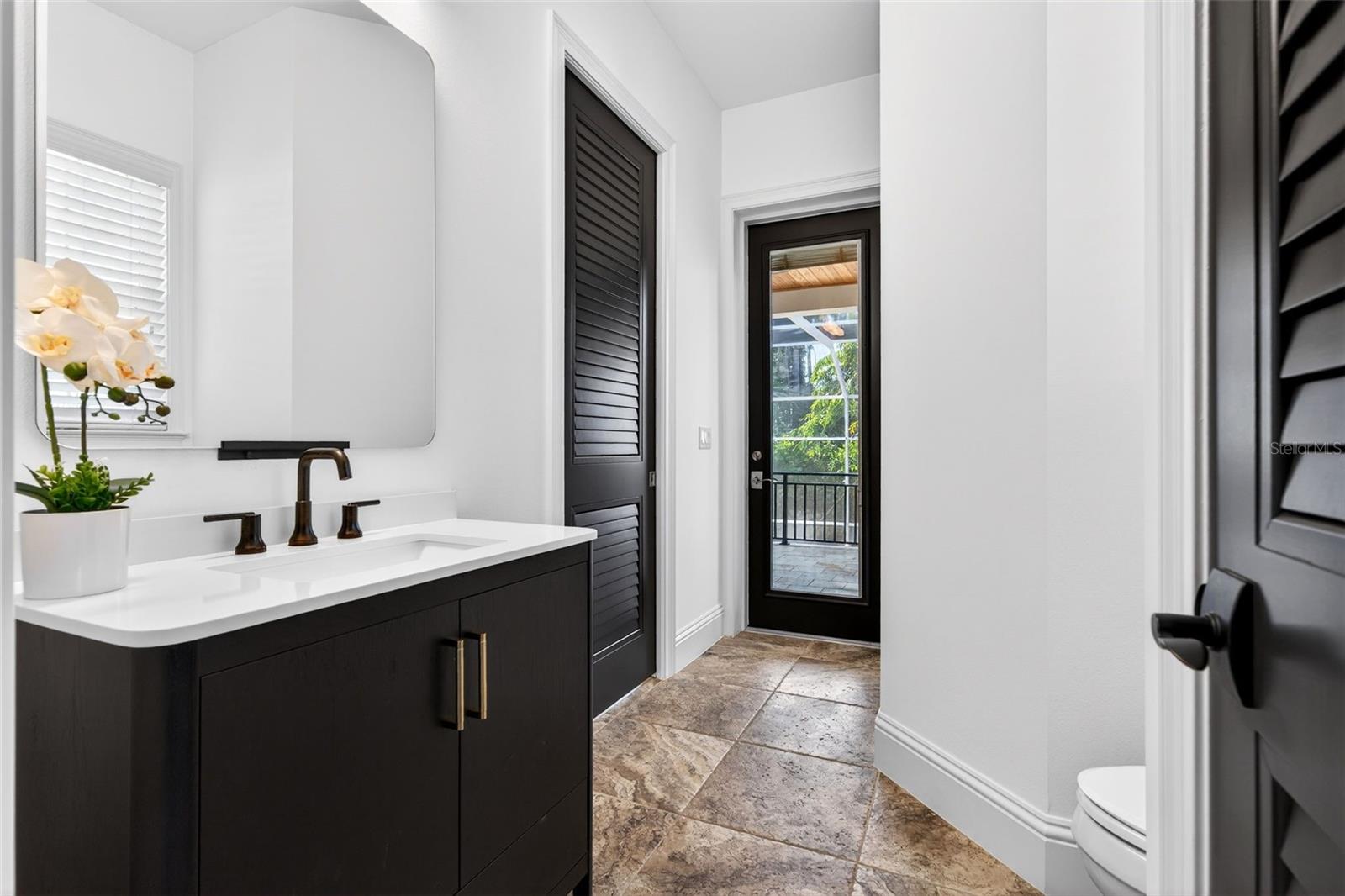 A4676231 Property Photo