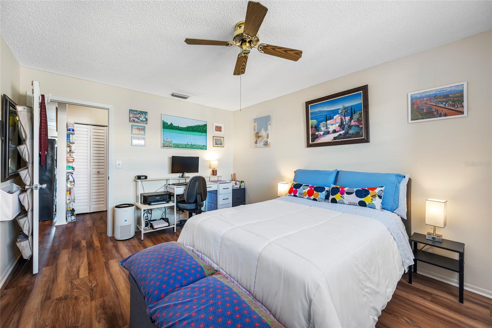 TB8459039 Property Photo