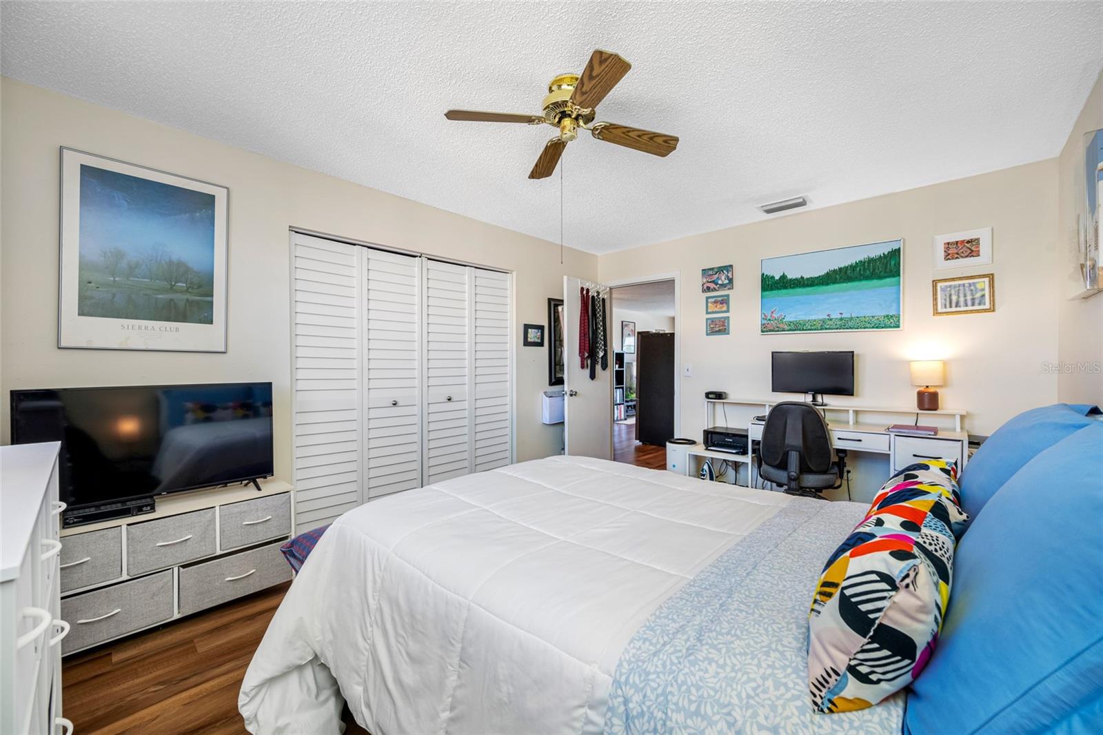 TB8459039 Property Photo