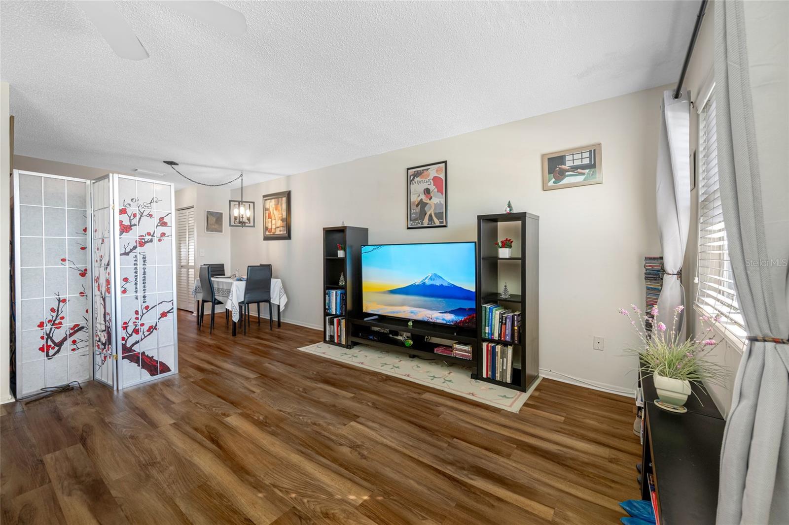 TB8459039 Property Photo