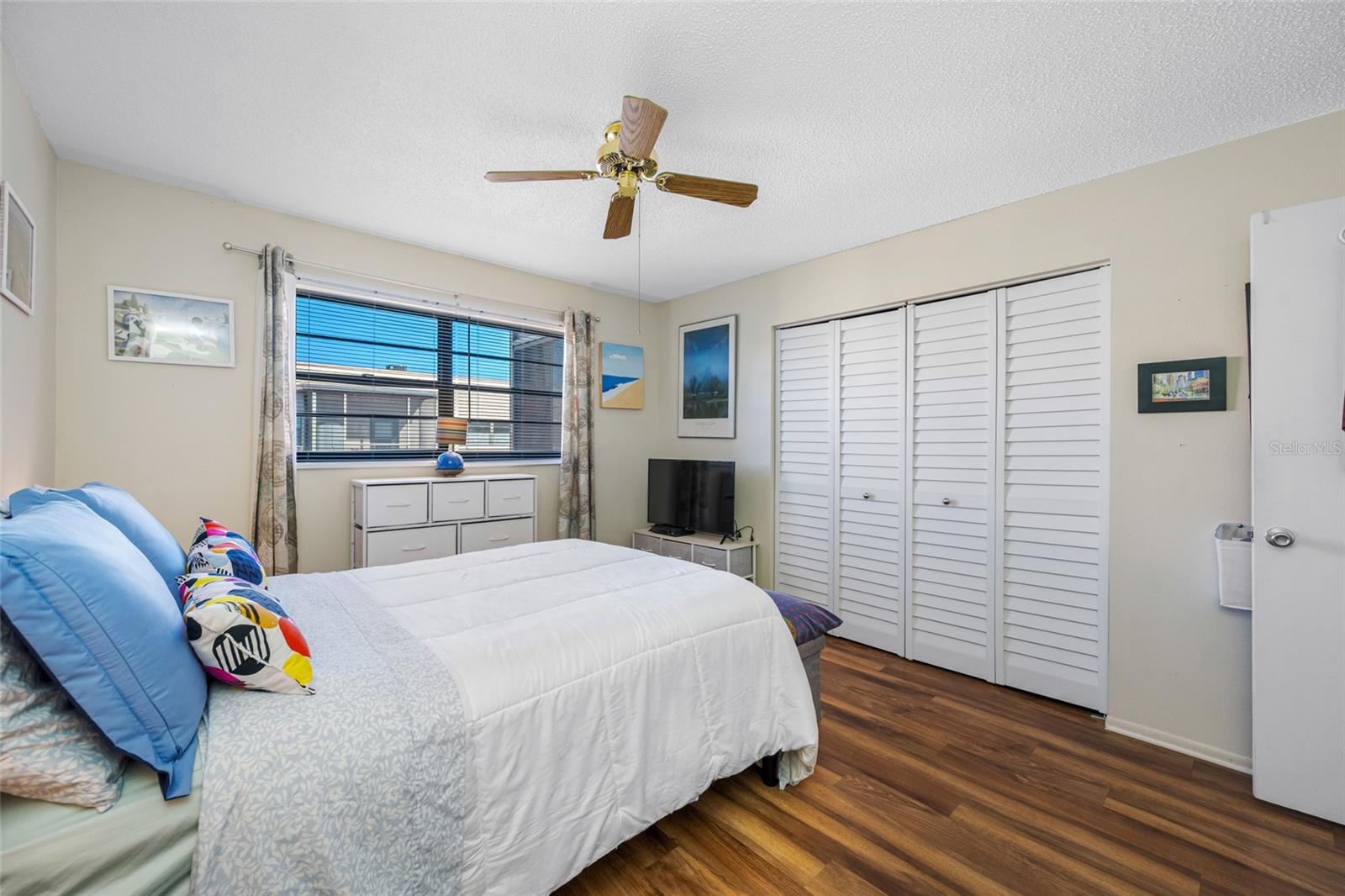 TB8459039 Property Photo