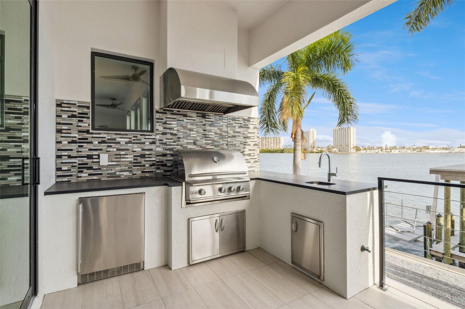 O6369589 Property Photo