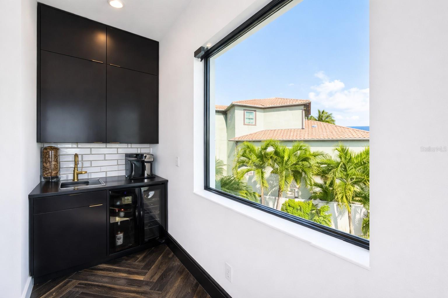 O6369589 Property Photo