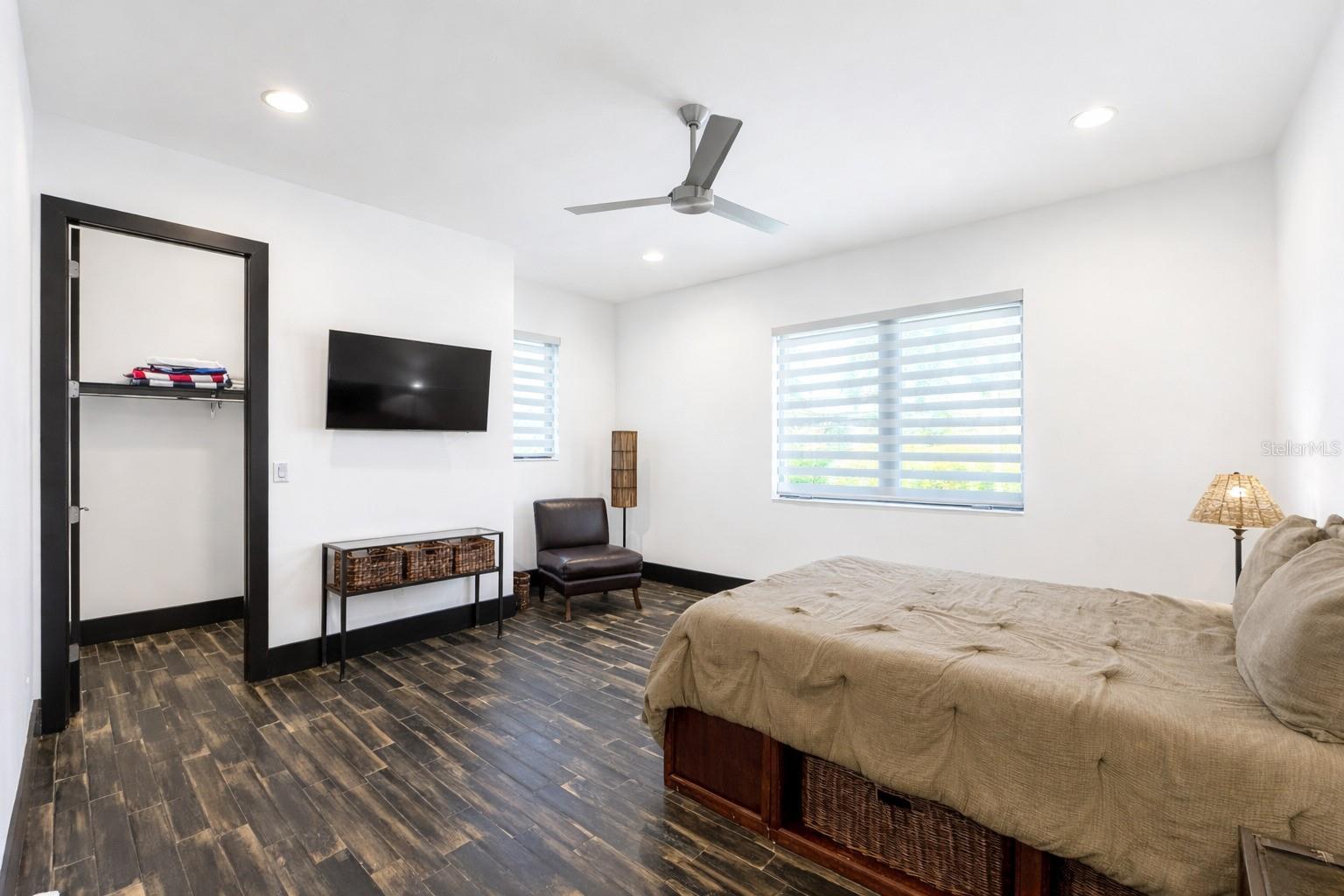 O6369589 Property Photo