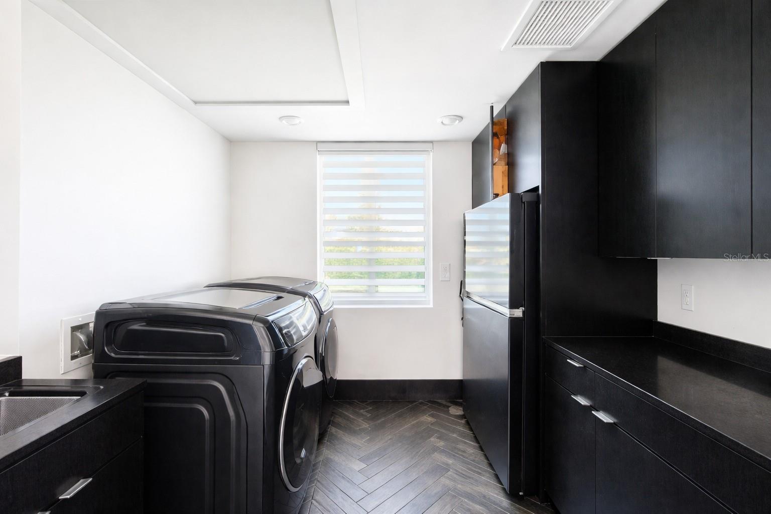 O6369589 Property Photo