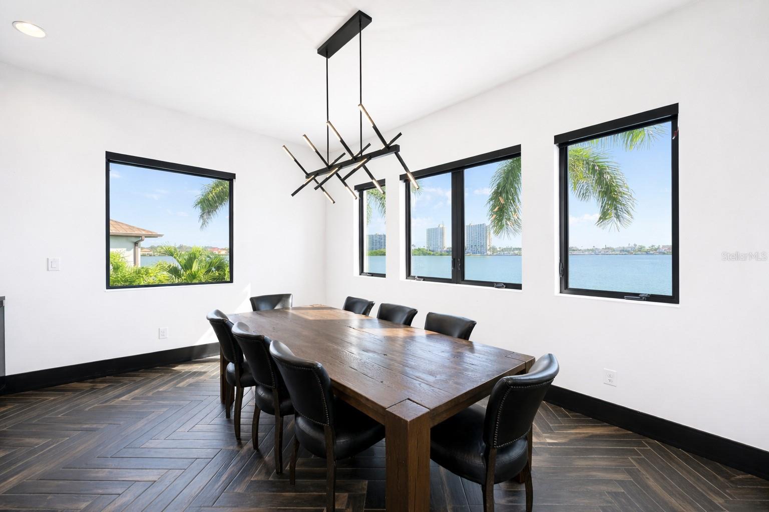 O6369589 Property Photo