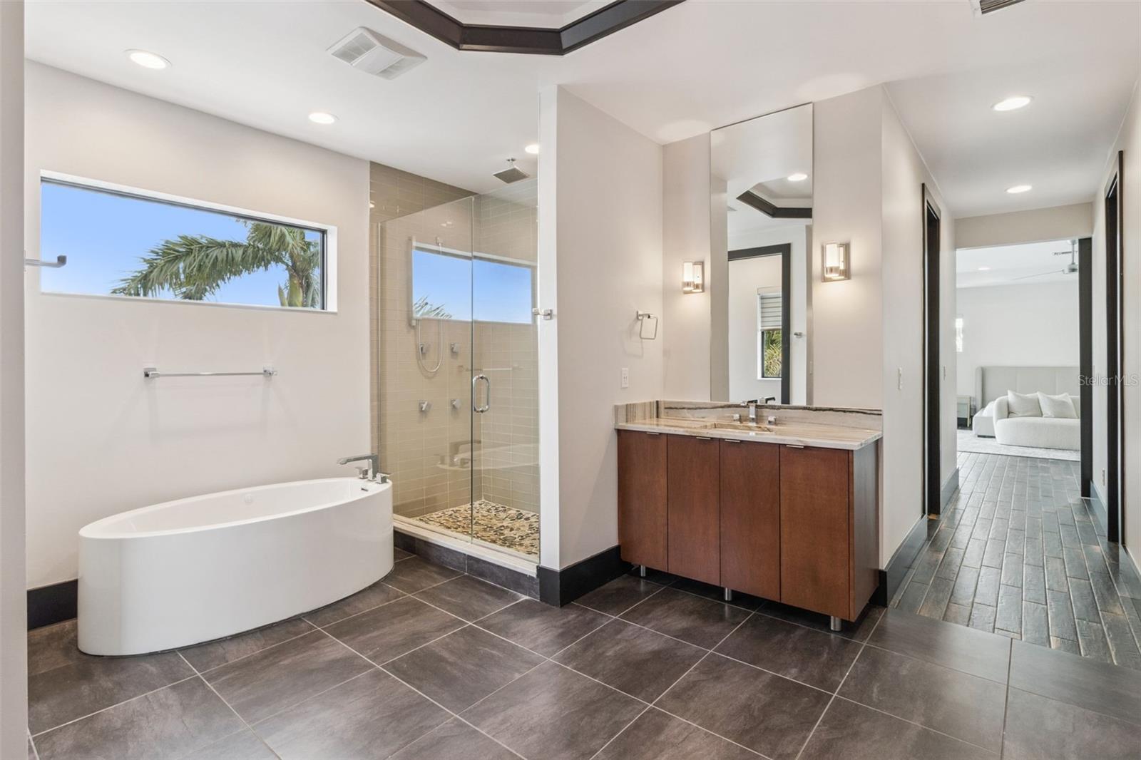 O6369589 Property Photo