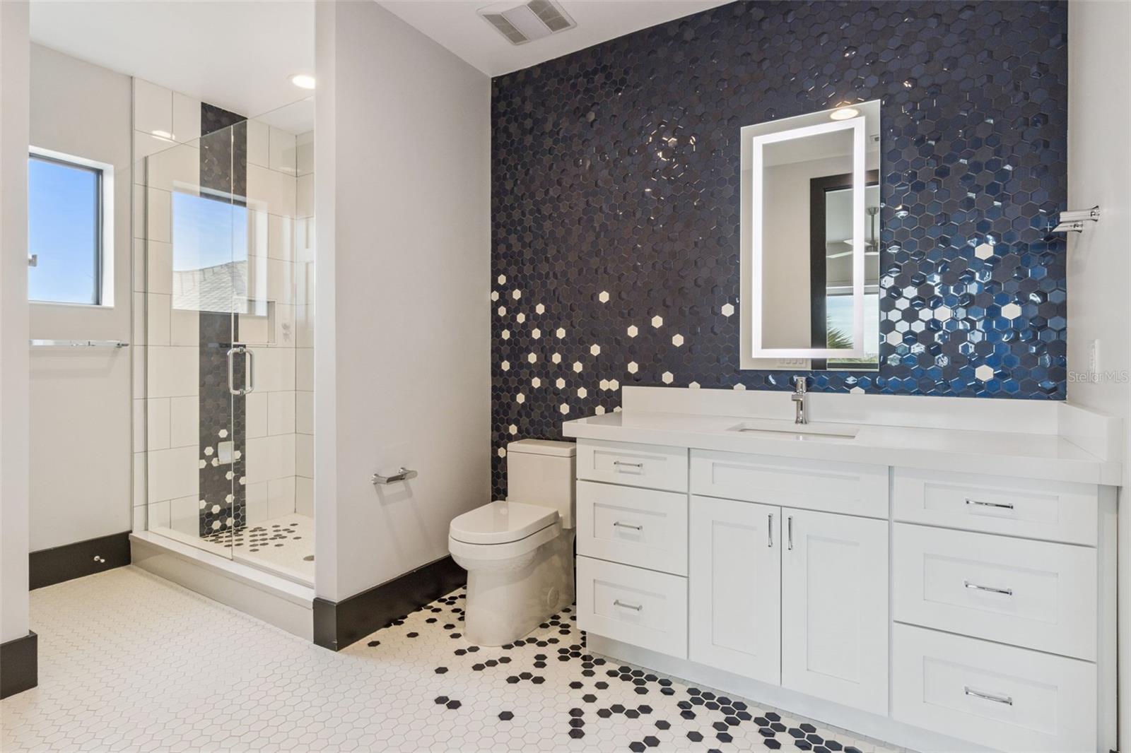 O6369589 Property Photo