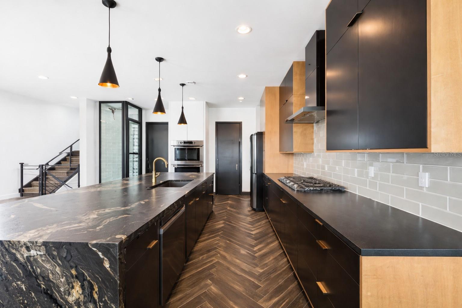 O6369589 Property Photo