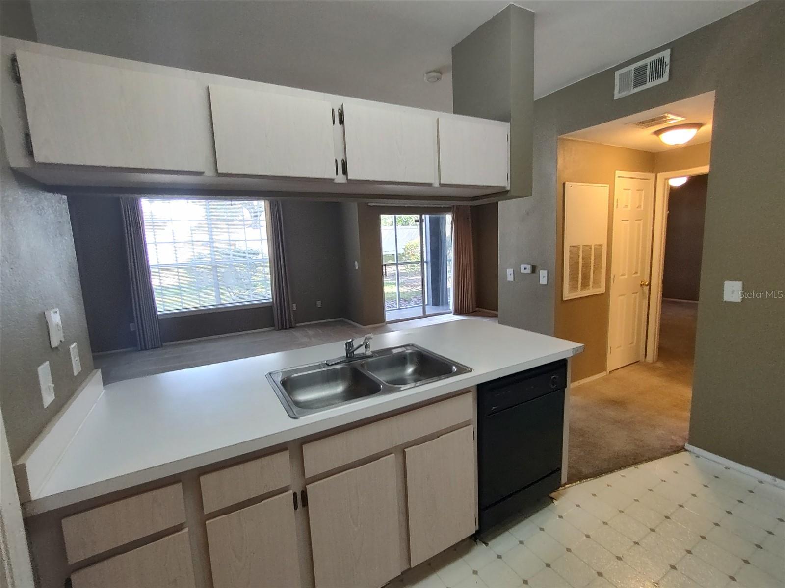 TB8459067 Property Photo