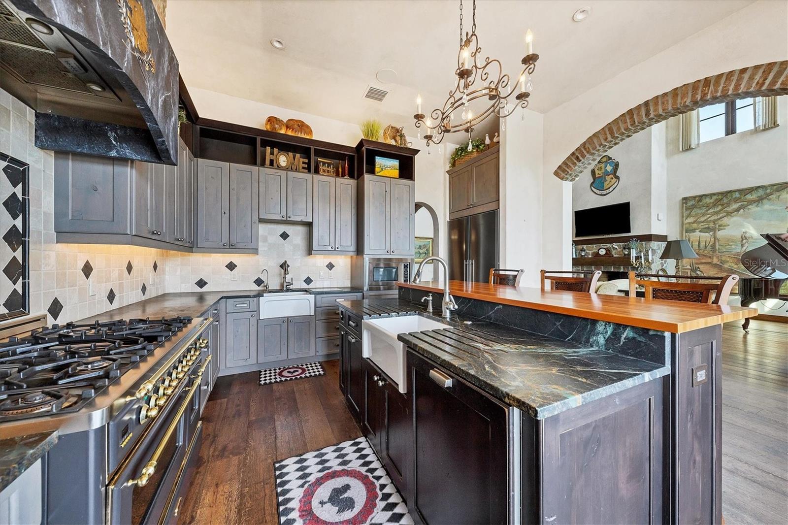 A4676265 Property Photo