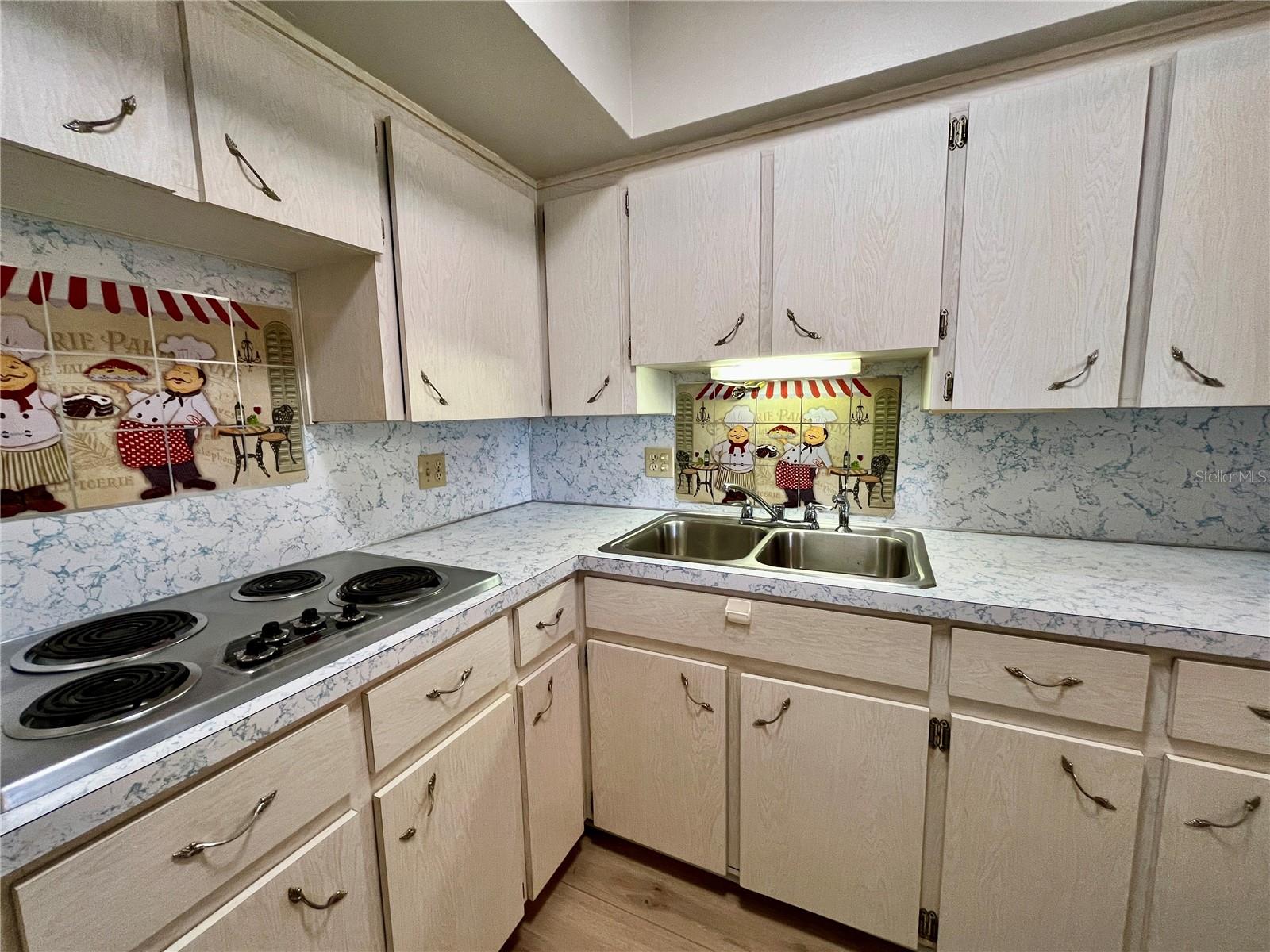 TB8459106 Property Photo