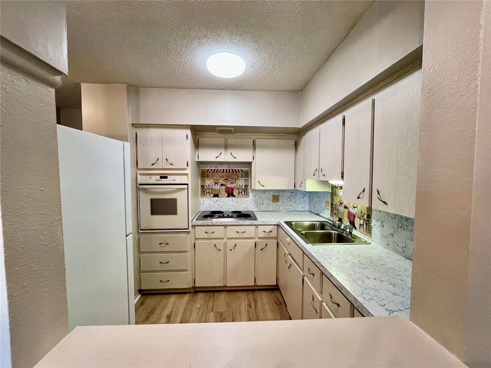 TB8459106 Property Photo