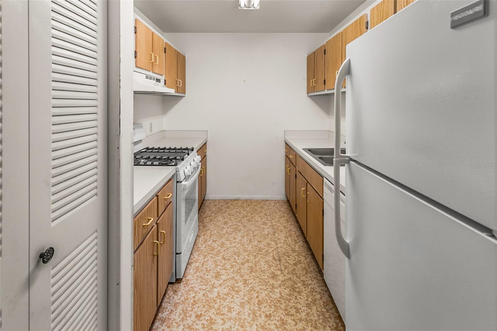 L4958104 Property Photo