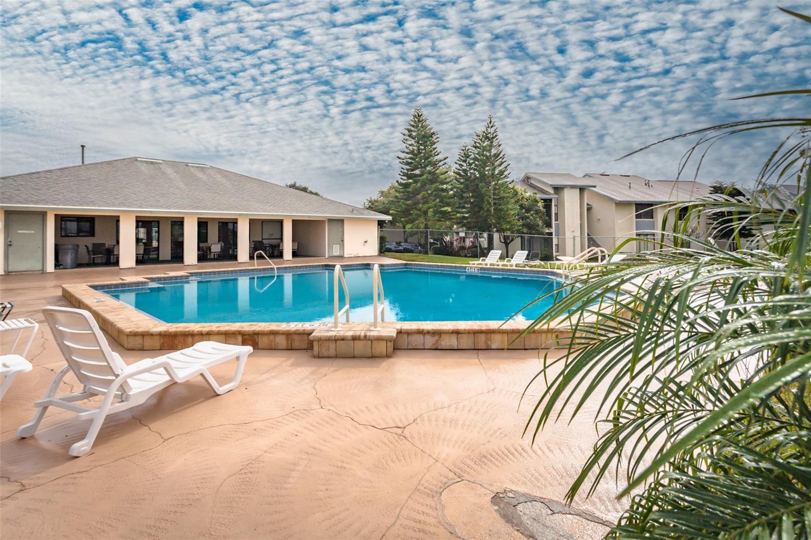 L4958104 Property Photo