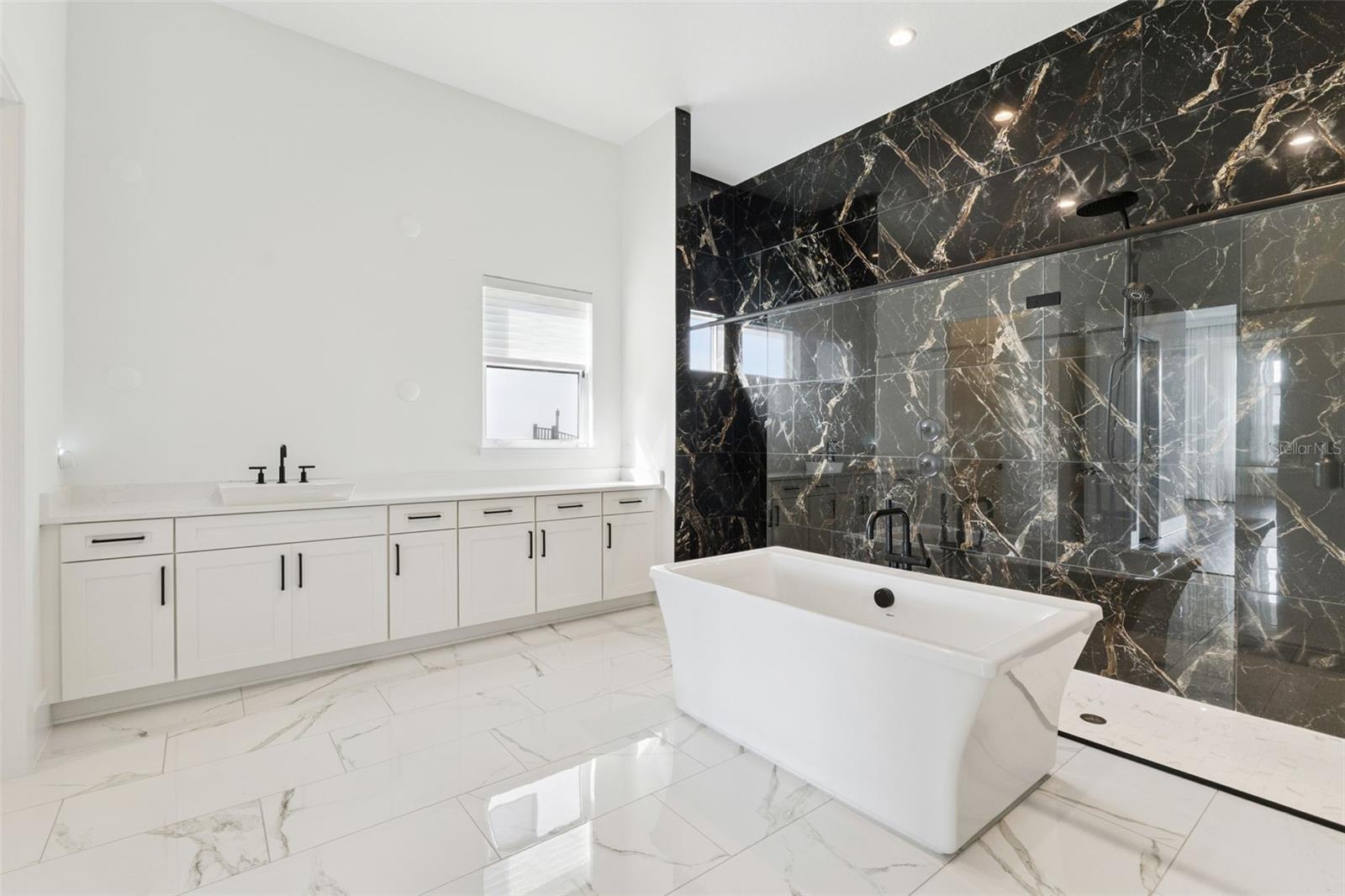 O6369717 Property Photo