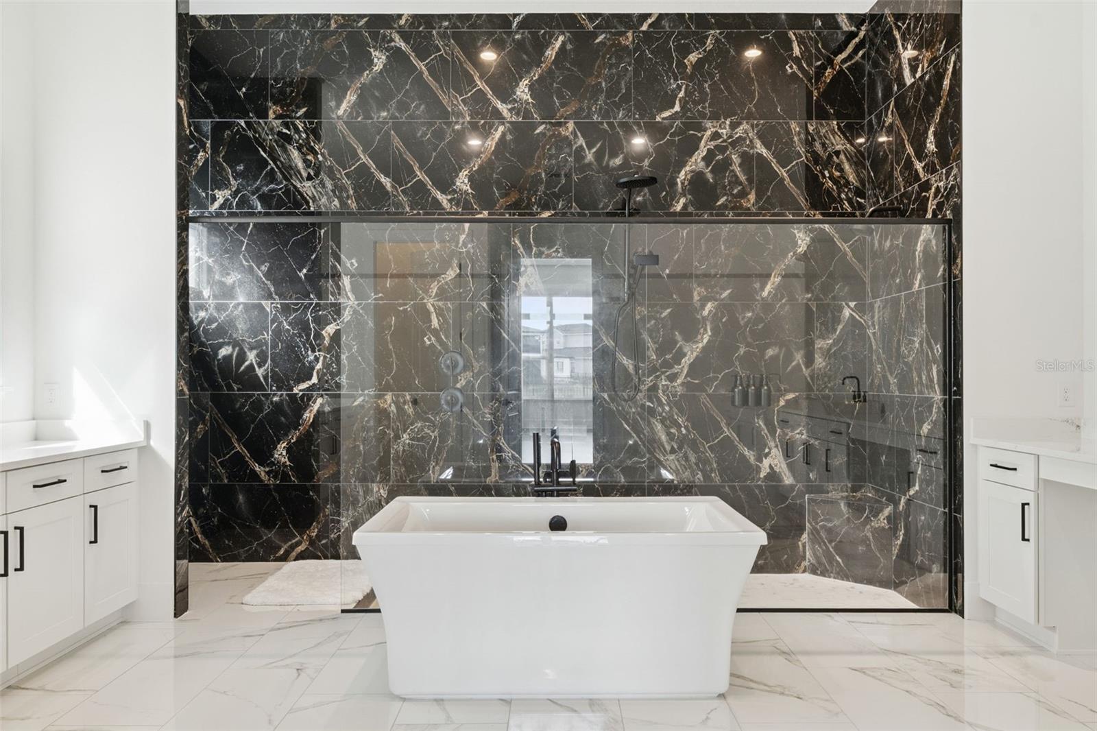 O6369717 Property Photo