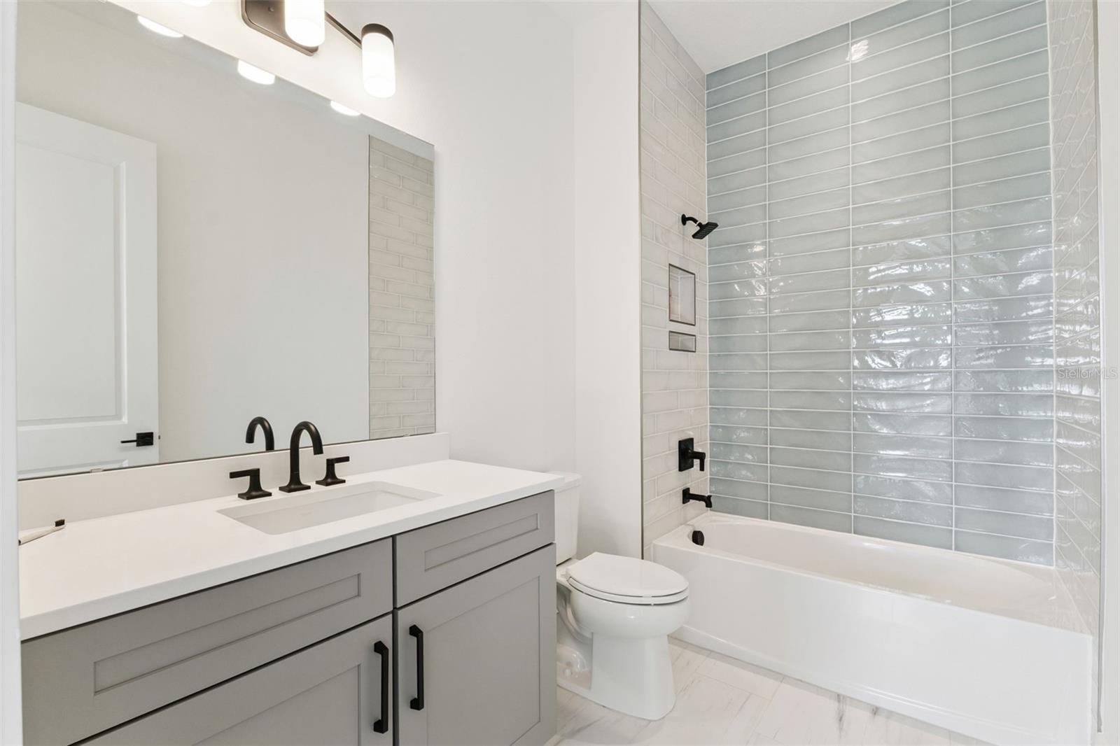 O6369717 Property Photo