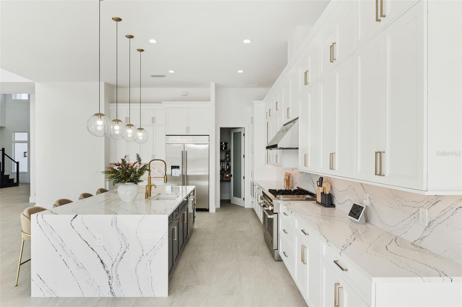 O6369717 Property Photo