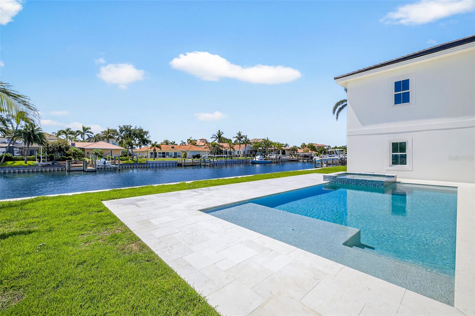 TB8459217 Property Photo