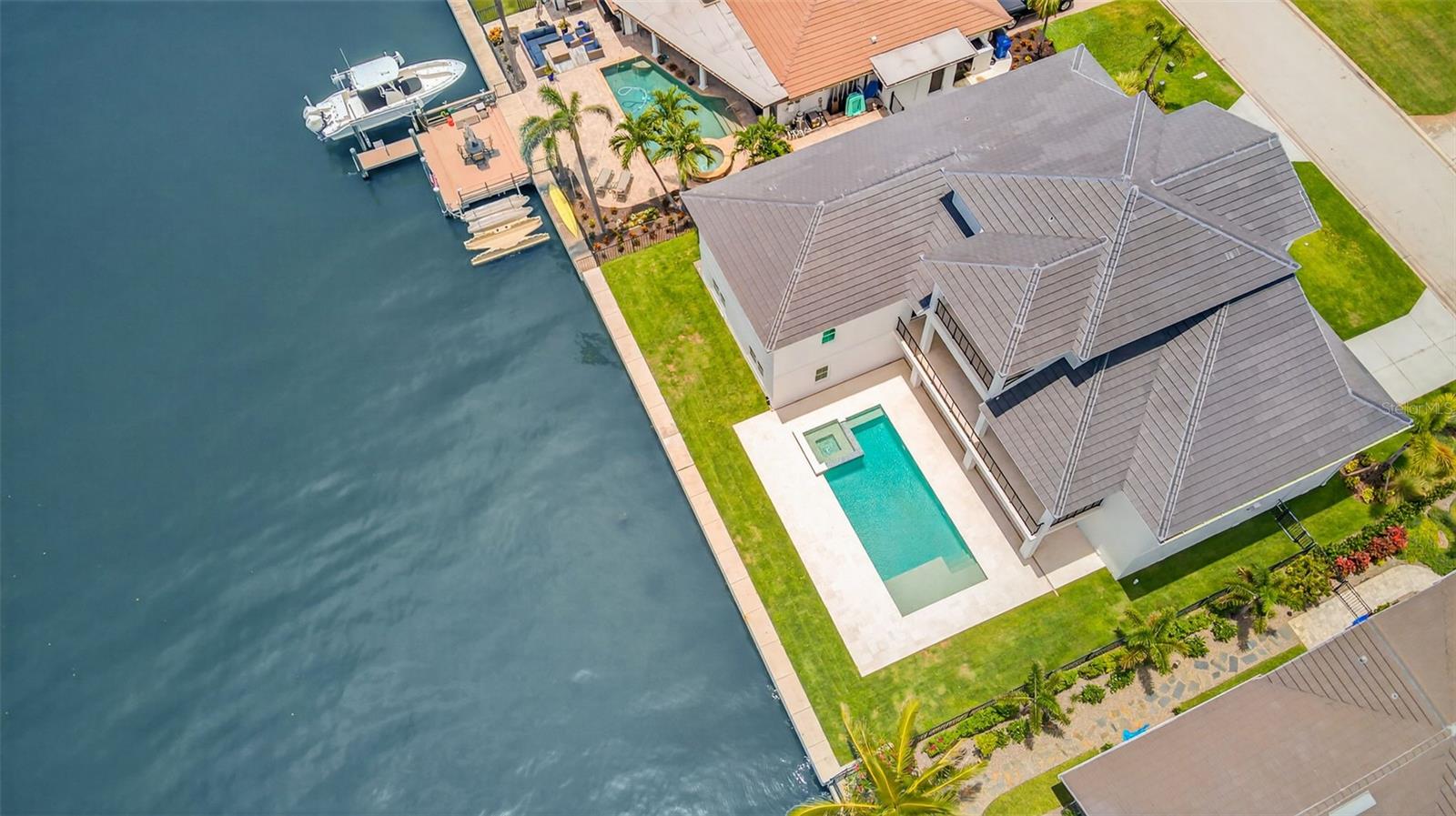 TB8459217 Property Photo