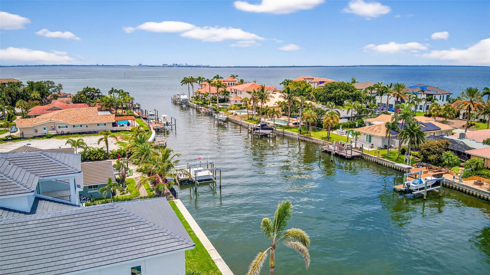 TB8459217 Property Photo