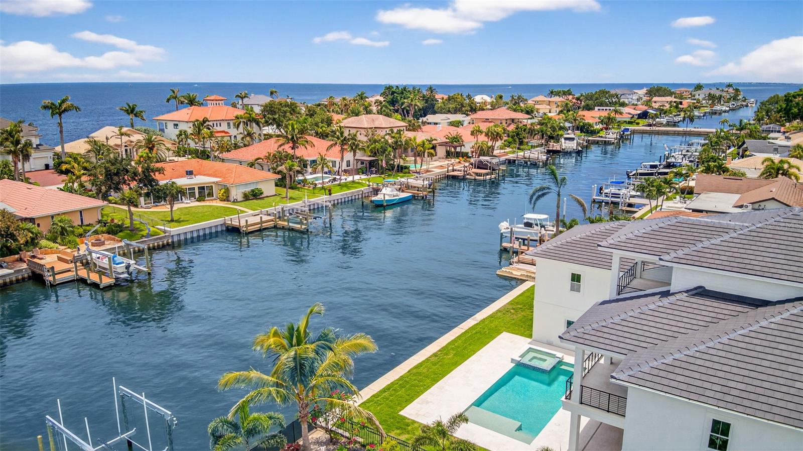 TB8459217 Property Photo