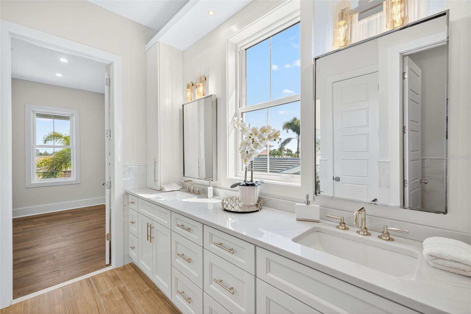 TB8459217 Property Photo