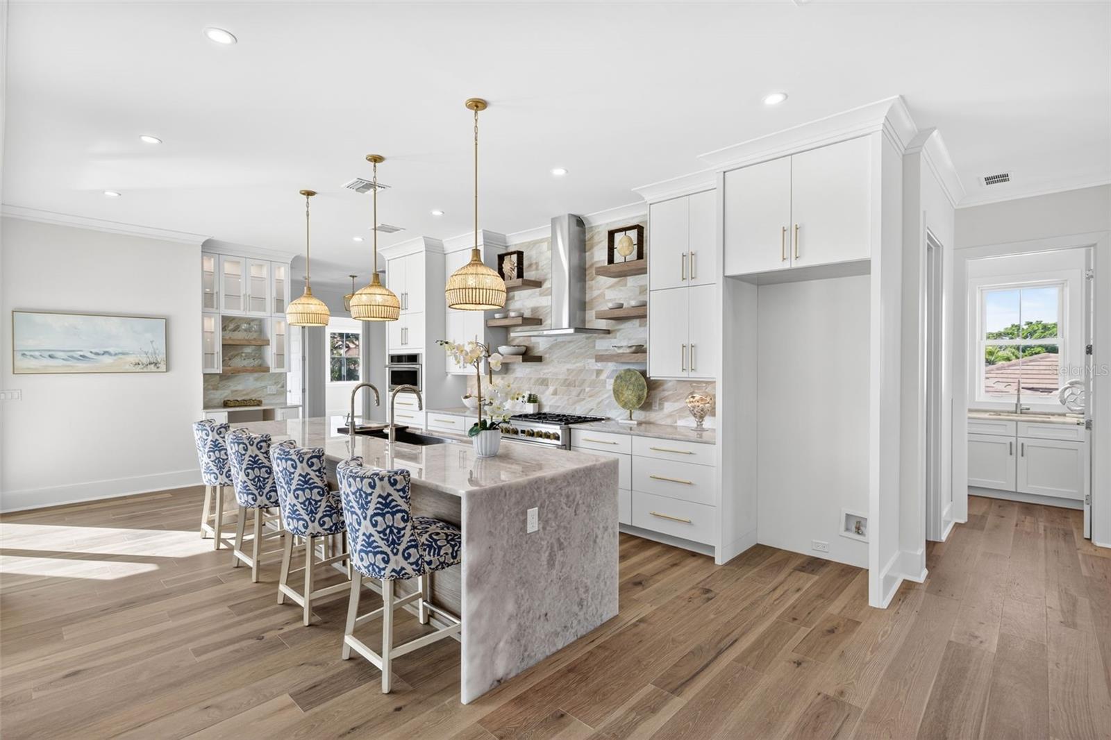 TB8459217 Property Photo