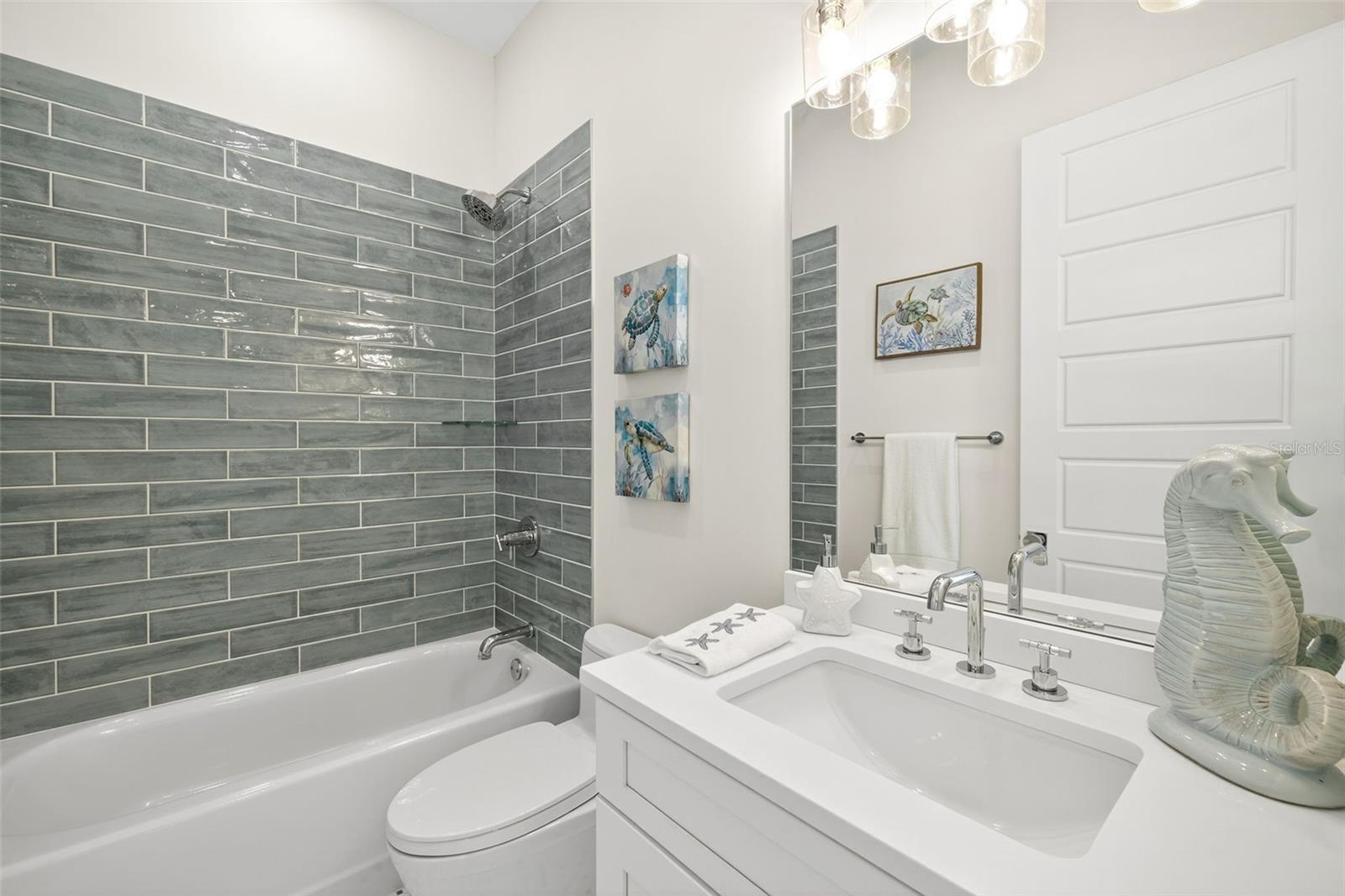 TB8459217 Property Photo