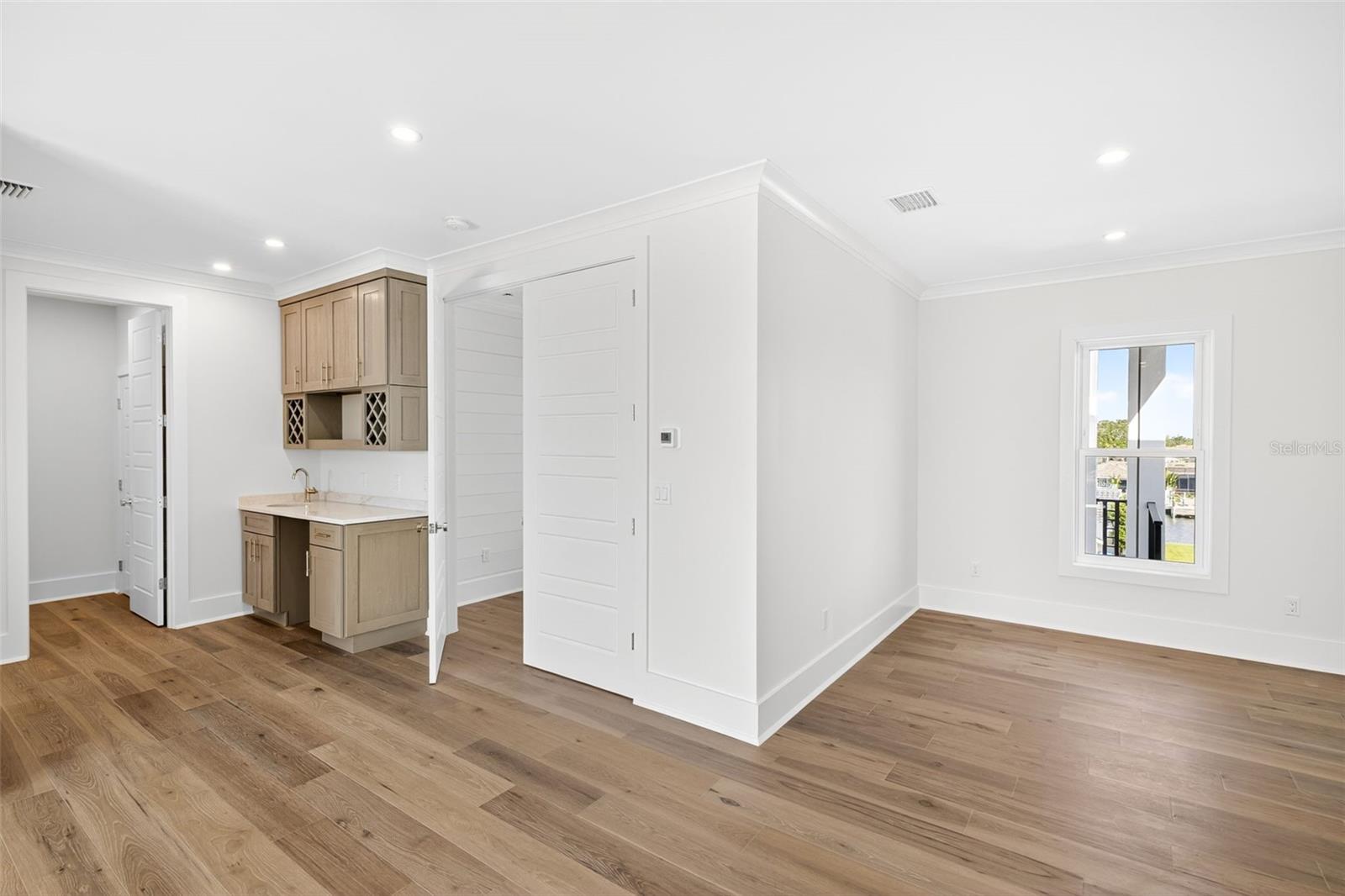 TB8459217 Property Photo