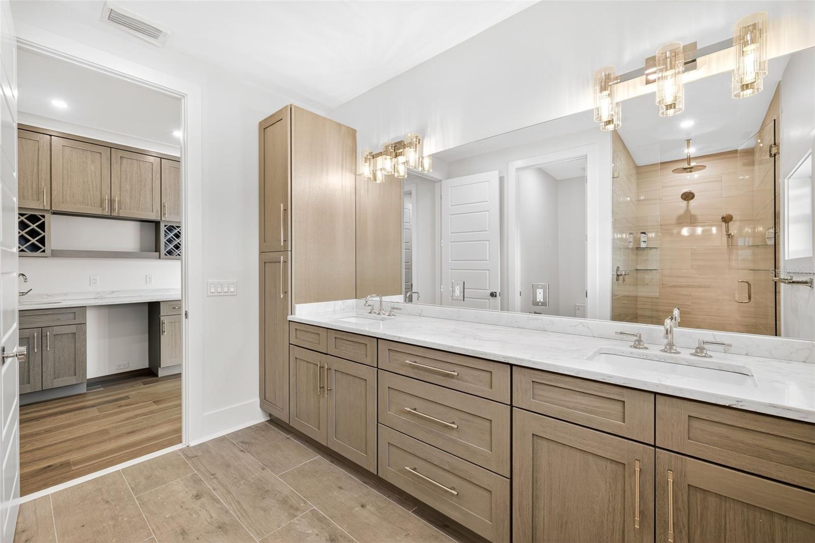 TB8459217 Property Photo