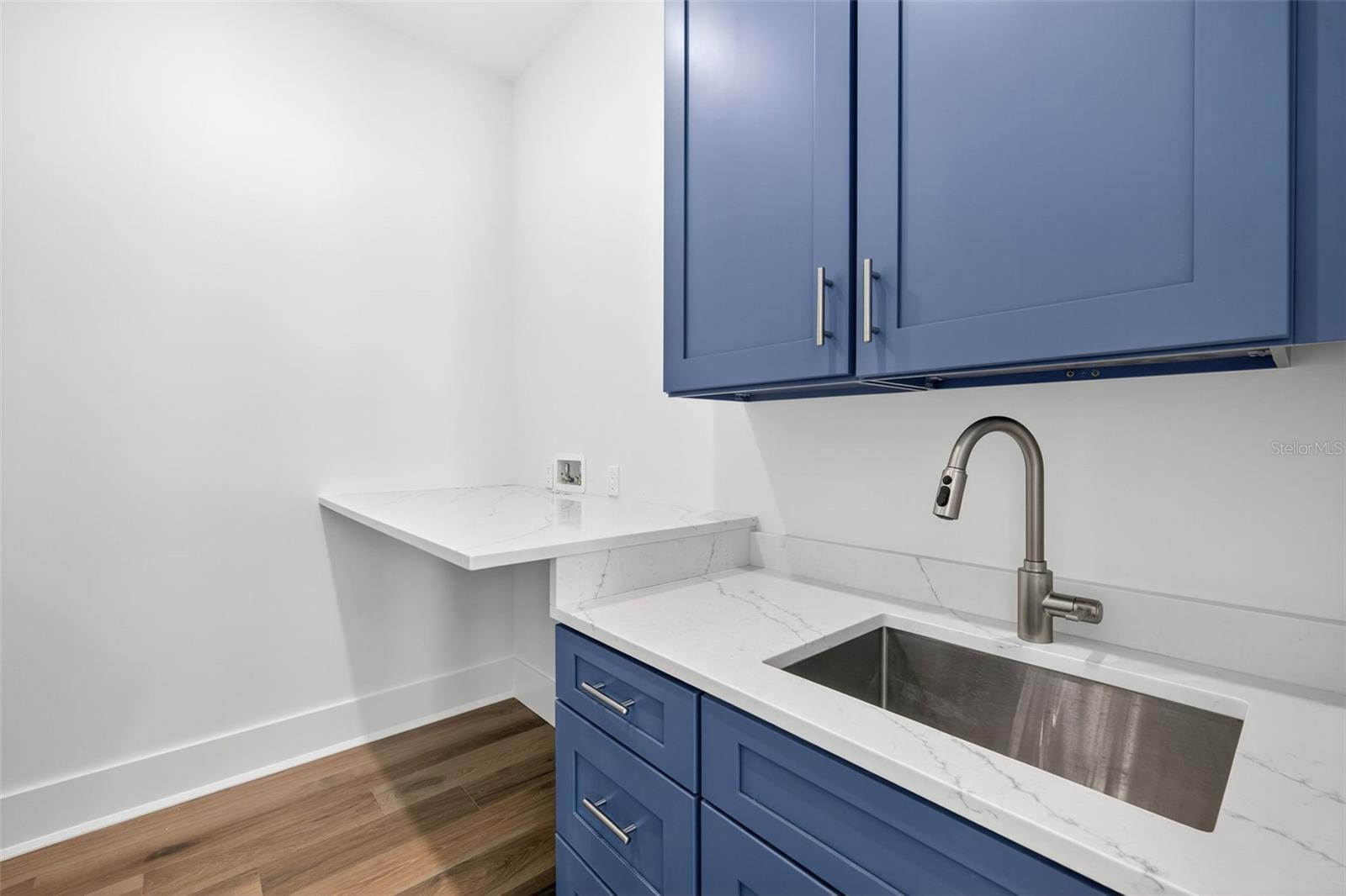 TB8459217 Property Photo