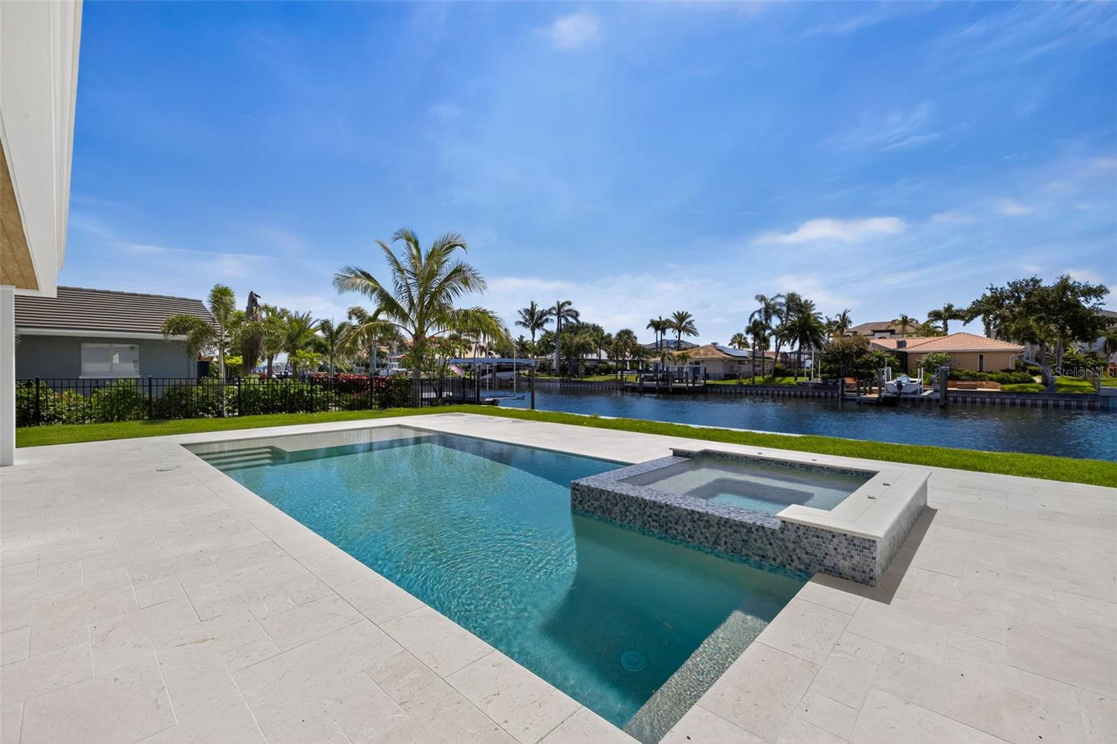 TB8459217 Property Photo