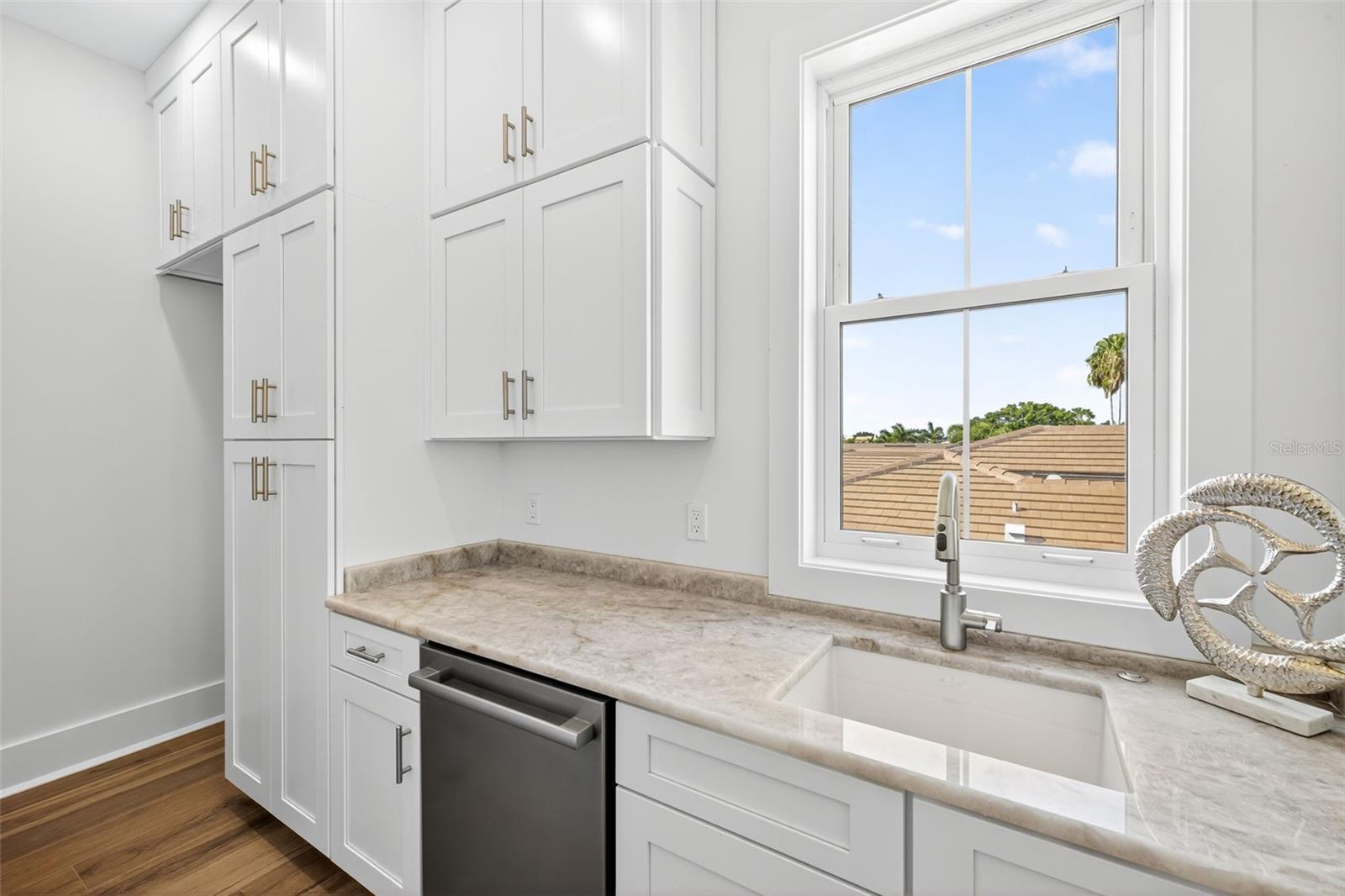 TB8459217 Property Photo