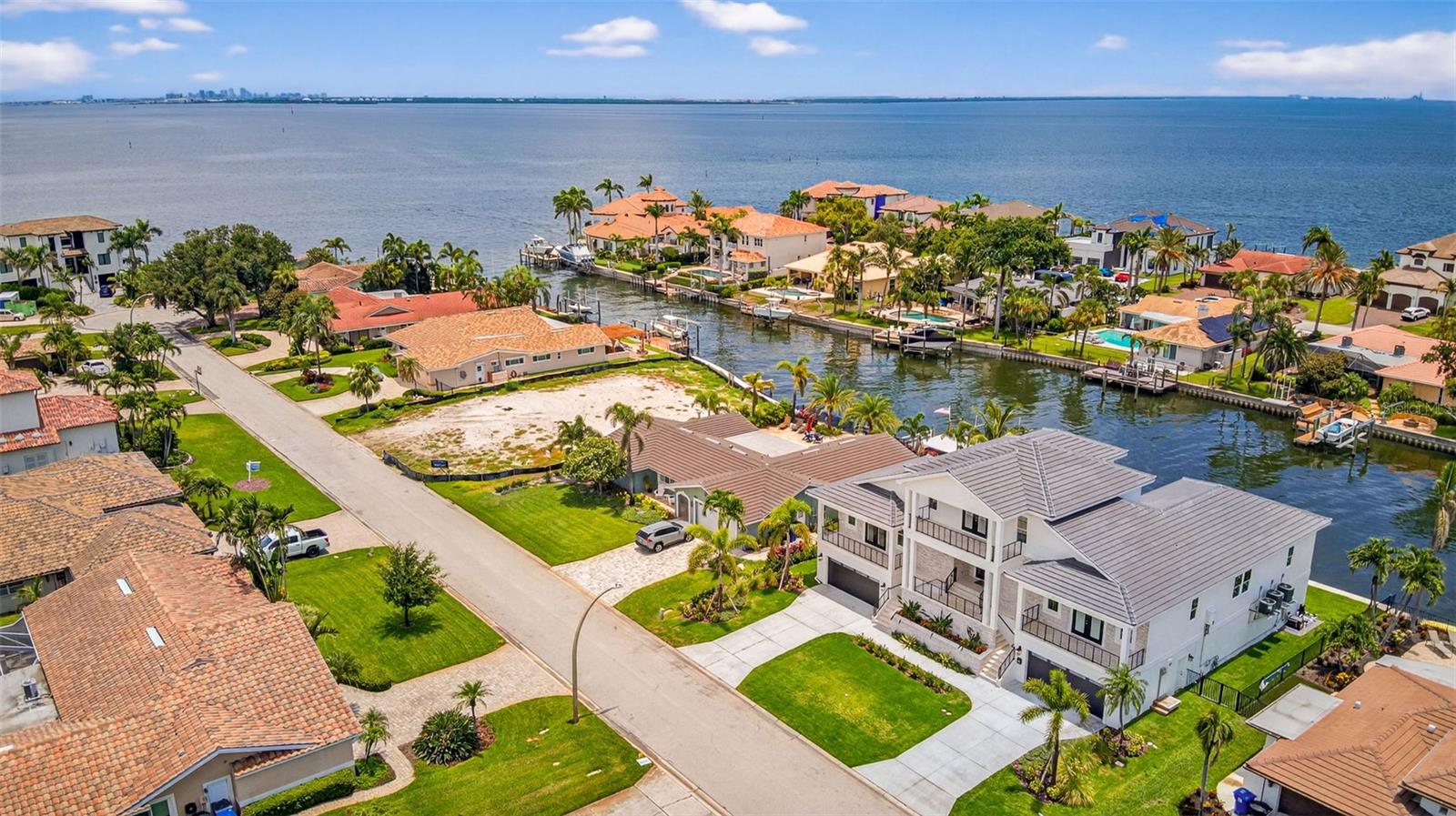 TB8459217 Property Photo