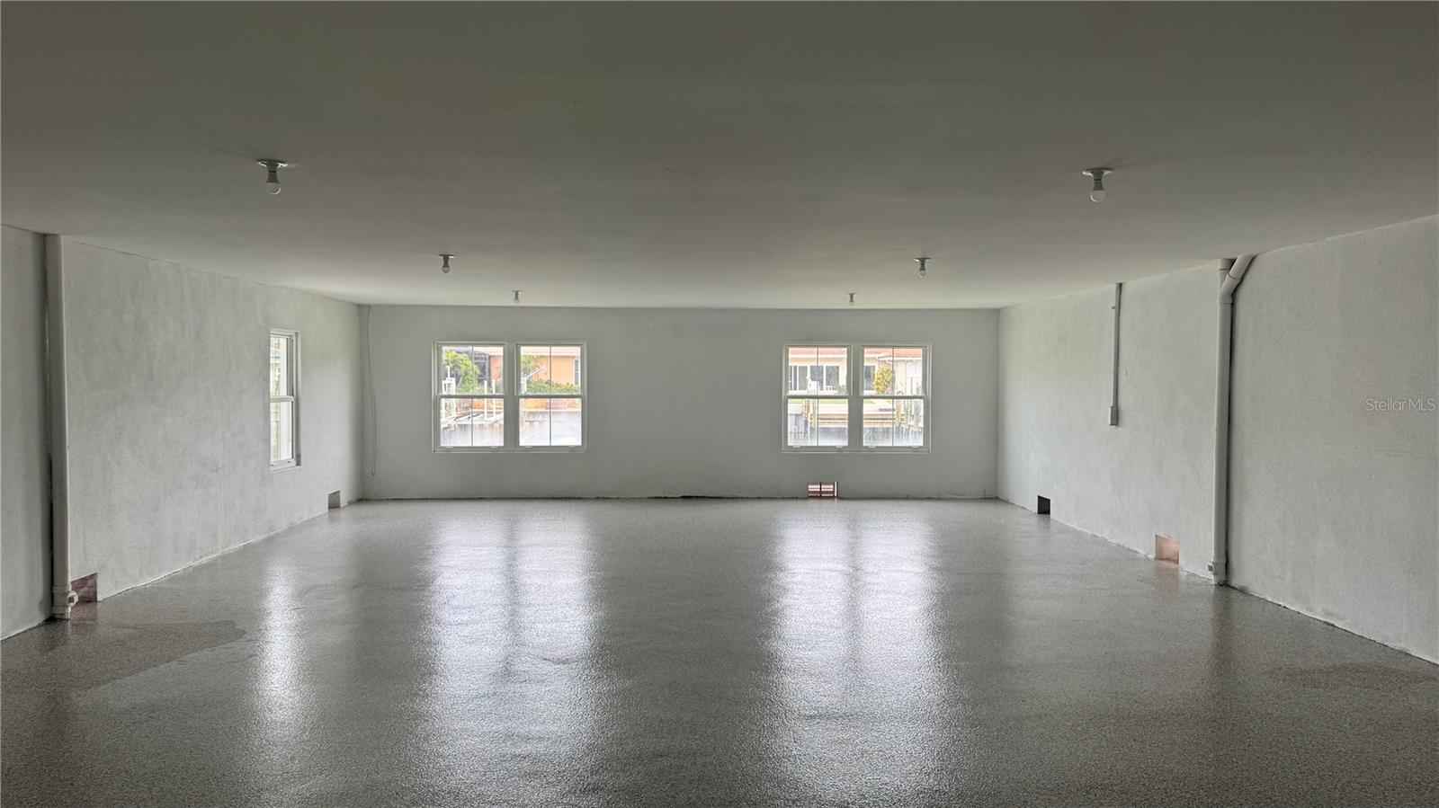 TB8459217 Property Photo