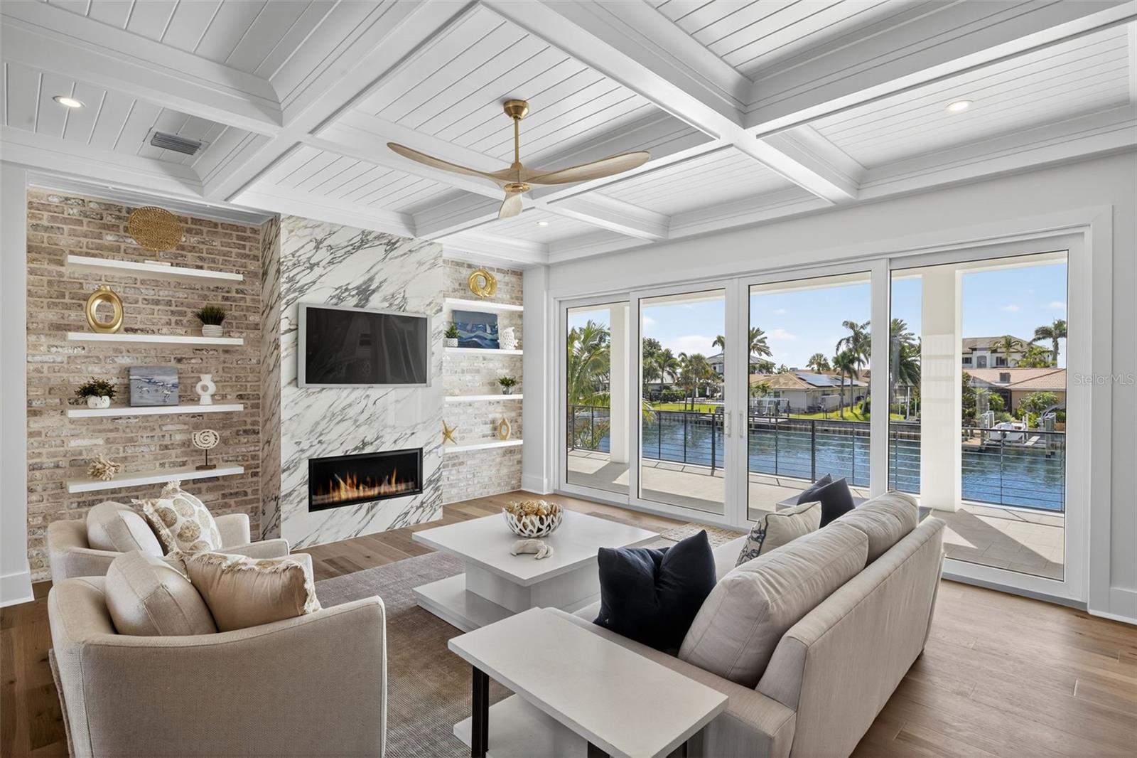 TB8459217 Property Photo