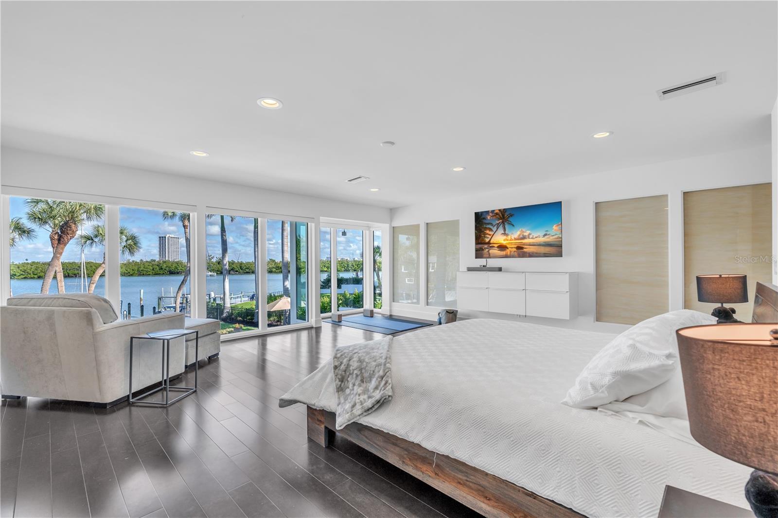 A4676329 Property Photo