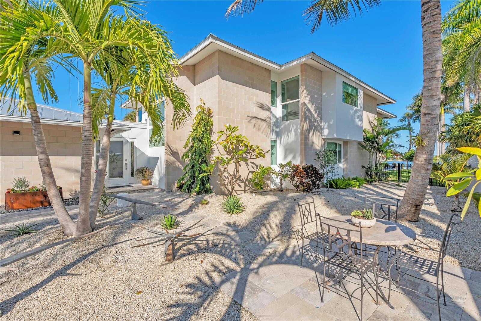 A4676329 Property Photo