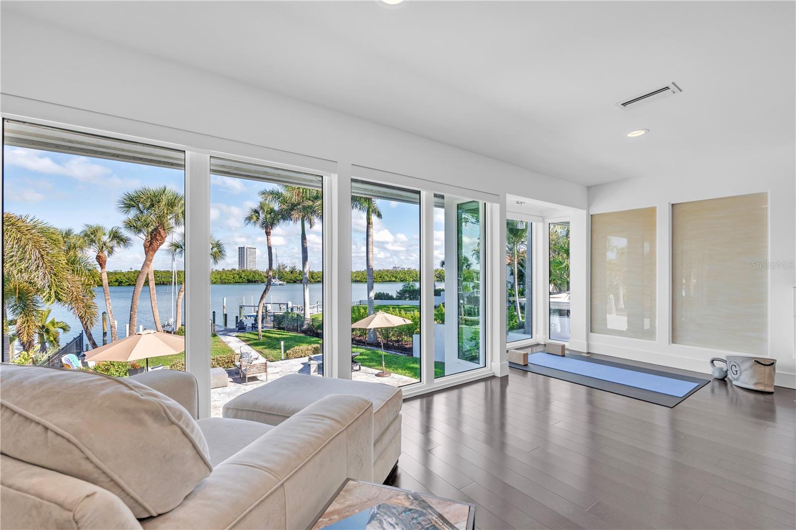 A4676329 Property Photo