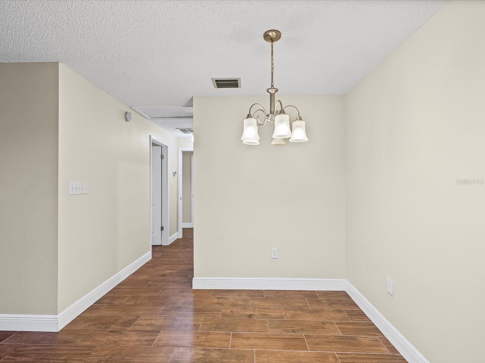 W7881666 Property Photo