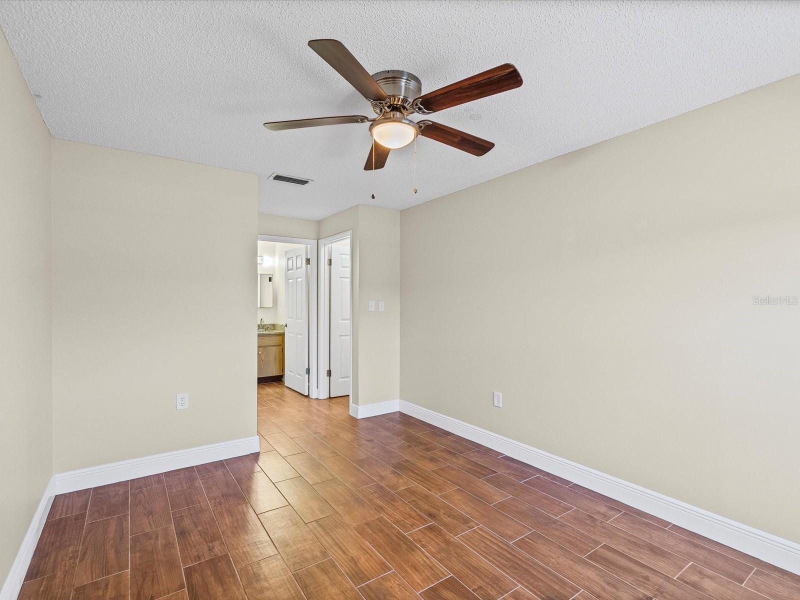 W7881666 Property Photo