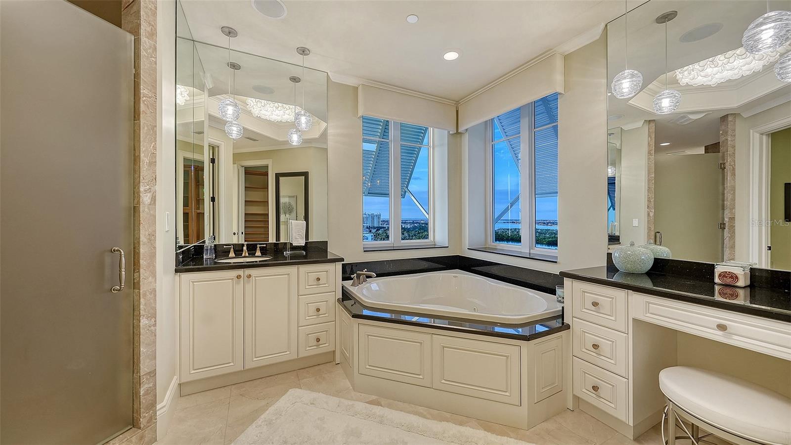 A4676337 Property Photo