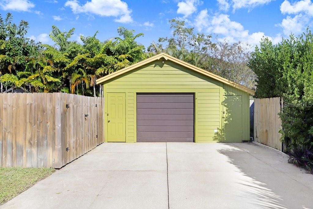 Detached Garage