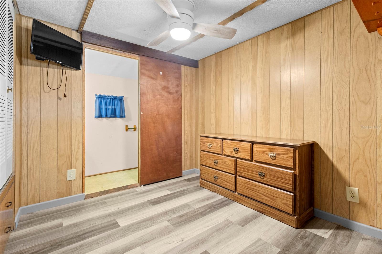 TB8459284 Property Photo