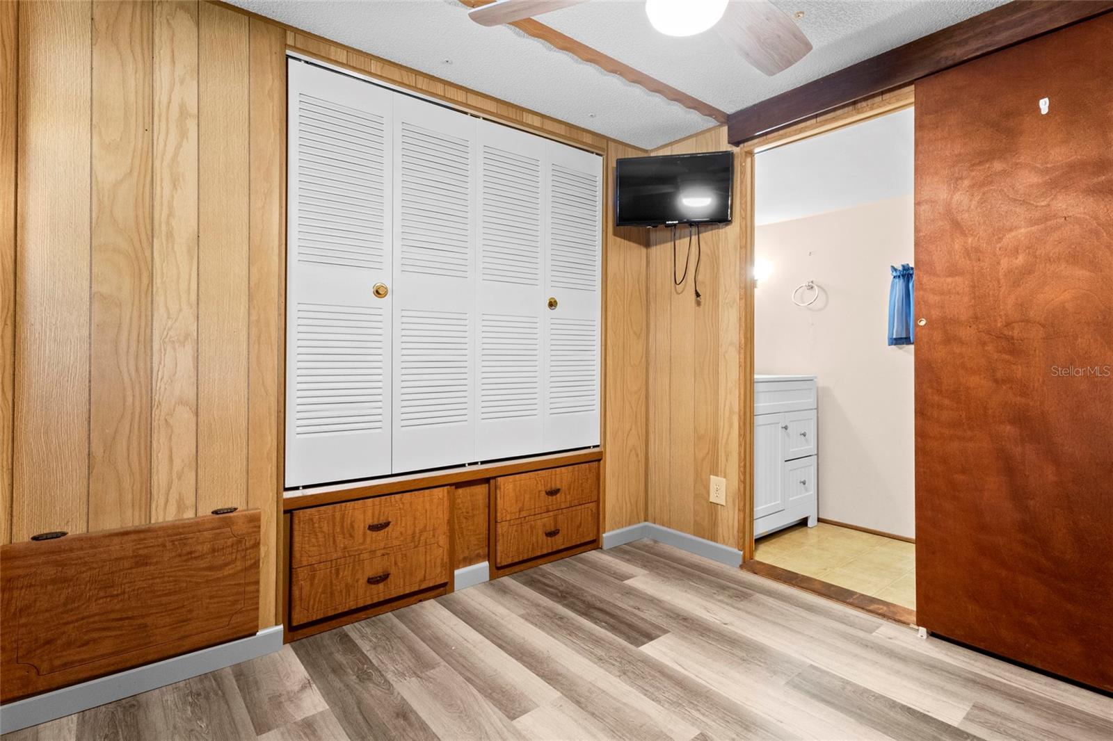 TB8459284 Property Photo