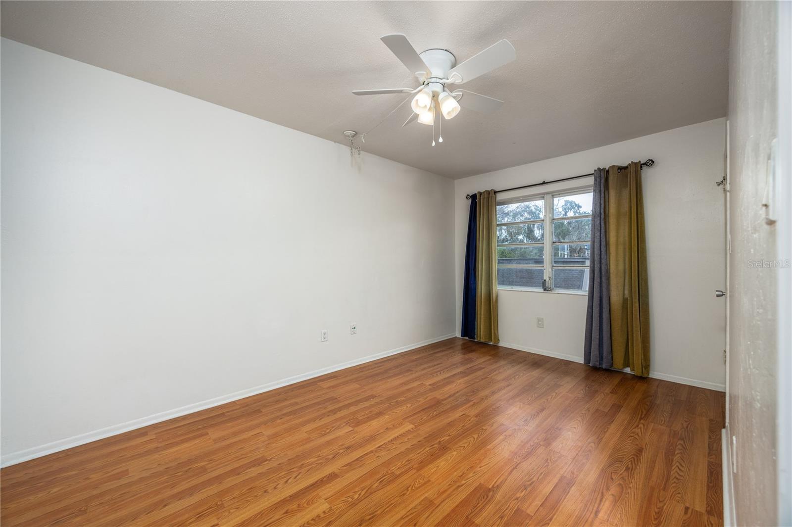 GC536215 Property Photo